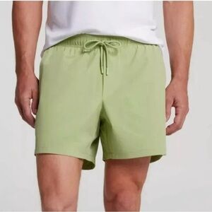 VRST Everyday Men’s Shorts 5in Green Seedling Size Medium Gym Athleisure